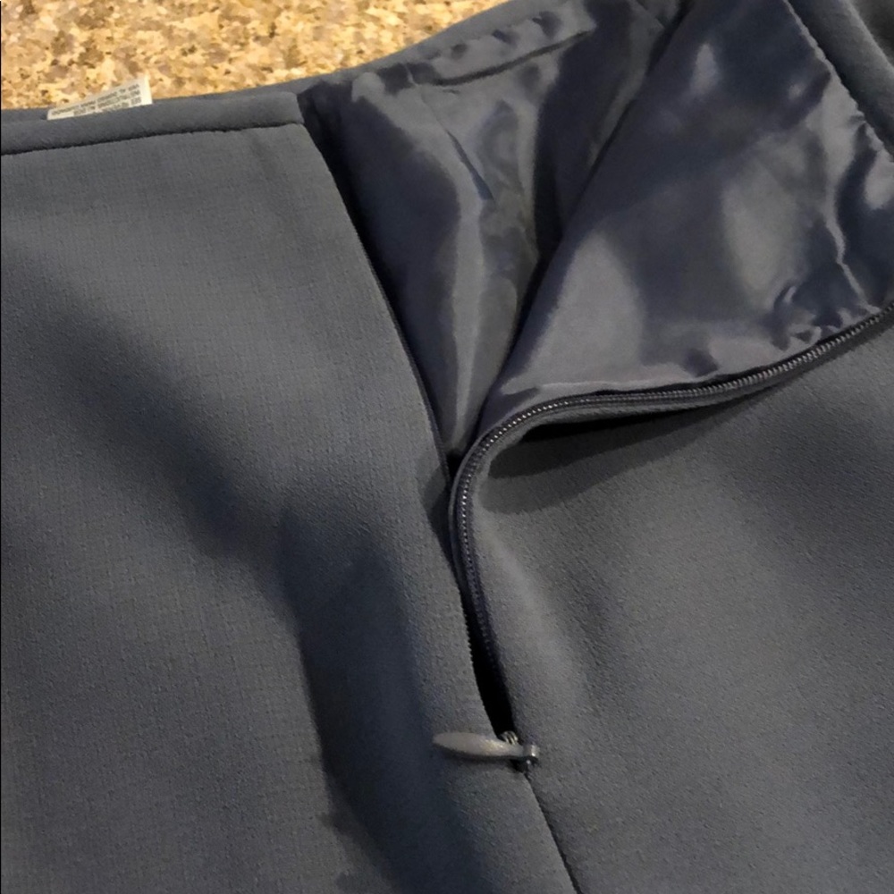 Tahari Arthur S. Levine Lined Skirt Size 6 - Picture 8 of 12